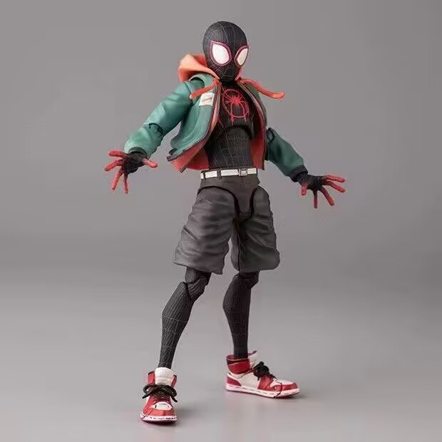 Anime vairumtirdzniecības Spider-Man: Into the Spider-Verse 2 Across the Universe Miles darbības figūra kastē