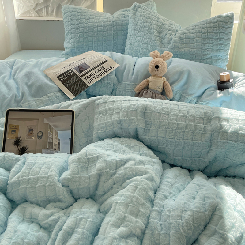 Žieminis sutirštintas triušio pliušinis keturių dalių komplektas, prieinamas prabangus koralų pieno spalvos aksominis patalynės užvalkalas, flanelinė vilnonė antklodė, paklodės, viengulės paklodės