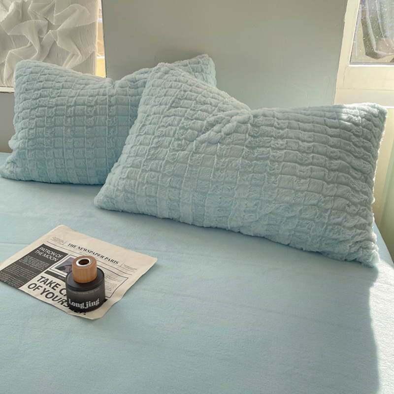 Žieminis sutirštintas triušio pliušinis keturių dalių komplektas, prieinamas prabangus koralų pieno spalvos aksominis patalynės užvalkalas, flanelinė vilnonė antklodė, paklodės, viengulės paklodės