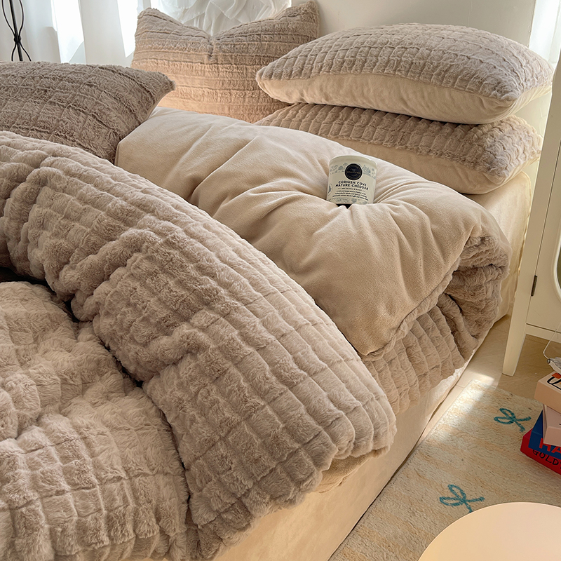 Žieminis sutirštintas triušio pliušinis keturių dalių komplektas, prieinamas prabangus koralų pieno spalvos aksominis patalynės užvalkalas, flanelinė vilnonė antklodė, paklodės, viengulės paklodės