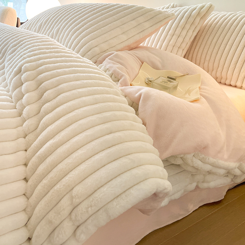 Žieminis sutirštintas triušio pliušinis keturių dalių komplektas, prieinamas prabangus koralų pieno spalvos aksominis patalynės užvalkalas, flanelinė vilnonė antklodė, paklodės, viengulės paklodės