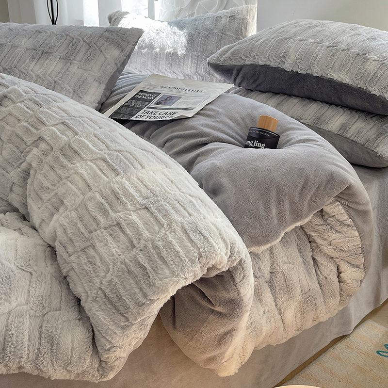 Žieminis sutirštintas triušio pliušinis keturių dalių komplektas, prieinamas prabangus koralų pieno spalvos aksominis patalynės užvalkalas, flanelinė vilnonė antklodė, paklodės, viengulės paklodės