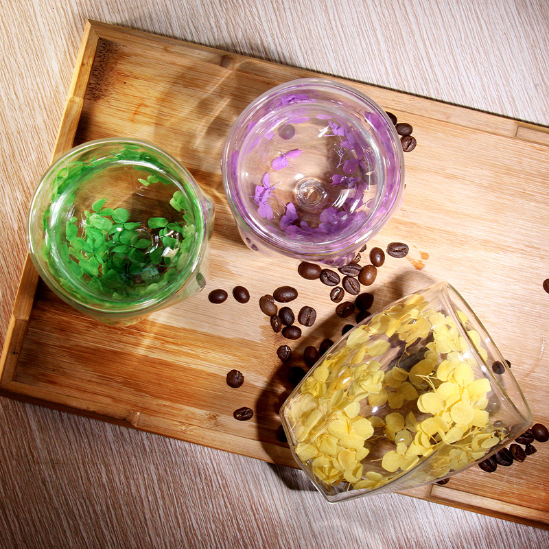 Трансгранична продажба на едро на високо боросиликатна чаша, прозрачна чаша за мляко, сок, кафе, спирална чаша, стъклена чаша с истинско цвете, двуслойна чаша