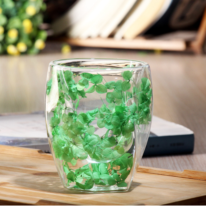 Трансгранична продажба на едро на високо боросиликатна чаша, прозрачна чаша за мляко, сок, кафе, спирална чаша, стъклена чаша с истинско цвете, двуслойна чаша