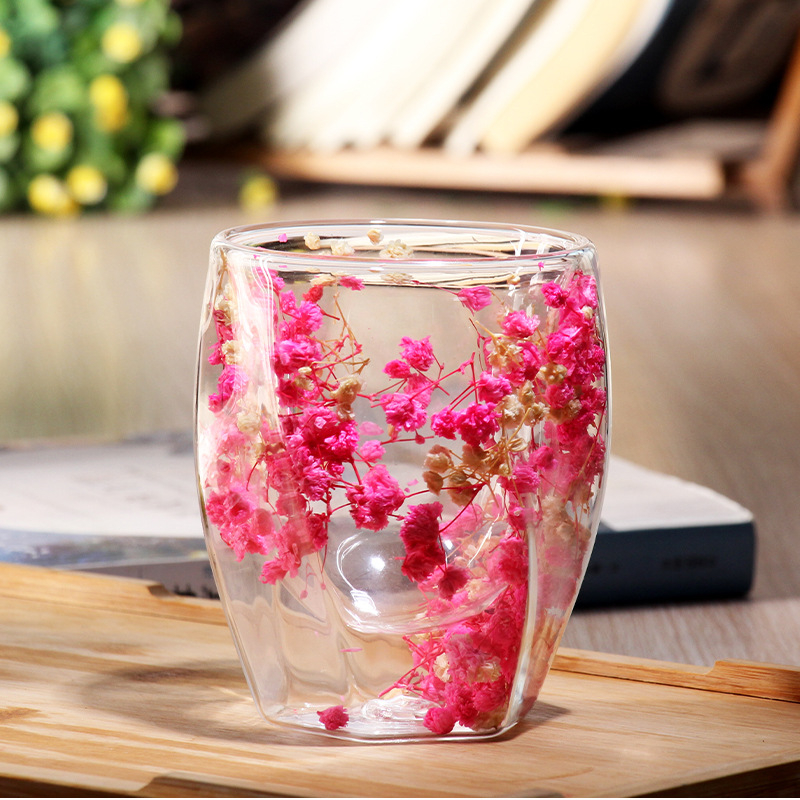 Трансгранична продажба на едро на високо боросиликатна чаша, прозрачна чаша за мляко, сок, кафе, спирална чаша, стъклена чаша с истинско цвете, двуслойна чаша