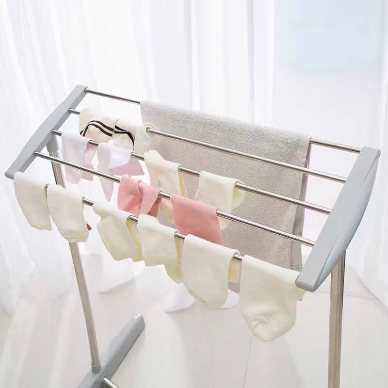 Roostevabast terasest põrandaga kahekihiline ühekorruseline rõdu siseruumides kokkupandav käterätikuivati kuivatusrest