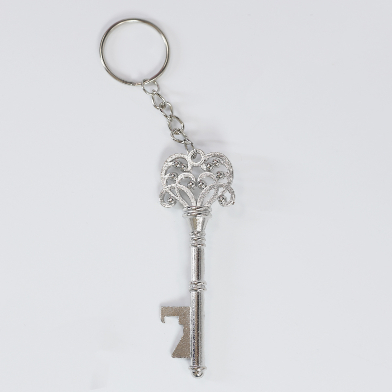 Európai és amerikai határokon átnyúló kreatív sörösüveg-nyitó kulcstartó cink ötvözetből, hosszú fogantyúval ellátott sörnyitó kulcstartó lánc hordozható