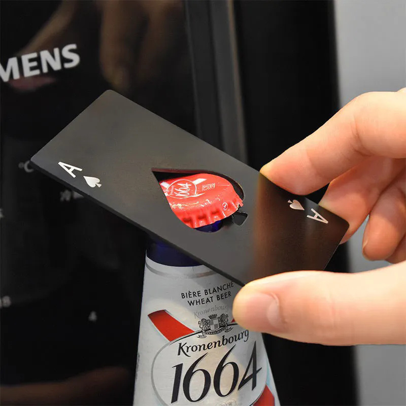 Gamintojas Didmeninė prekyba „Spades“ kreditinės kortelės kūrybinių žaidimų kortų butelių atidarytuvu iš nerūdijančio plieno butelių atidarytuvo vyno atidarytuvo padėkliuku