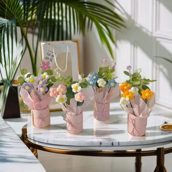 Valentino dienos puokštės, suvenyrai, rudens vidurio šventės dovanos, vilnoniai megzti gaminiai, mokytojo dienos dovanos, rožės