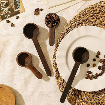 Medinis juodojo riešuto matavimo šaukštas, medžio masyvo trumpa rankena, kavos šaukštelis iš buko, kiekybinis vaisių miltelių šaukštelis, prieskonių šaukštelis, didmeninė prekyba