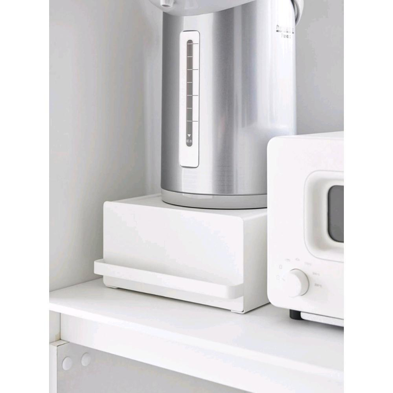 Japán stílusú kávéfőző, kis háztartási gépek, tárolóállvány fiókkal, csúcskategóriás bárpult, tárolóállvány, tálalószekrény, vízforraló asztal