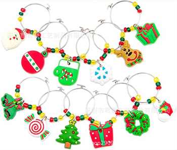 Gamintojo paruoštas kalėdinis vyno taurės žiedas su PVC minkštais klijais, vyno taurės žiedų rinkinys, kalėdinis vyno taurės identifikatorius, vakarėlio dekoravimas