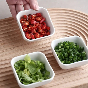 Keraminis indas, sojų padažo indas, padažo indas, prieskonių indas, kvadratinis prieskonių indas, buitinis virtuvės 3 colių užkandžių indas, baltas indas