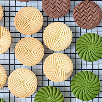 Põhjala stiilis retro geomeetriline küpsisevorm nostalgiline laineline piimakoogi kolmemõõtmeline pitserivorm kooginaha käsitsi survetööriist