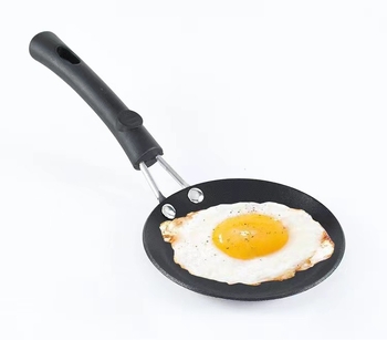 Kūrybinga mini keptuvė, kiaušinių koldūnai, virti kiaušiniai, modelis, buitinė kepta kiaušinienė, neprideganti keptuvė, maža keptuvė, dujinė viryklė, elektrinė