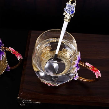 Gyári közvetlen értékesítés rózsaszín krizantém nagy hasú csésze hidegen vágott csésze cinkötvözetből, magas hőmérsékletnek ellenálló virágcsésze zománcozott üvegből