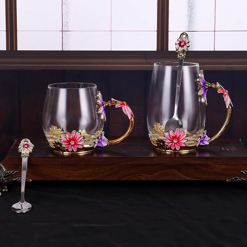 Gyári közvetlen értékesítés rózsaszín krizantém nagy hasú csésze hidegen vágott csésze cinkötvözetből, magas hőmérsékletnek ellenálló virágcsésze zománcozott üvegből