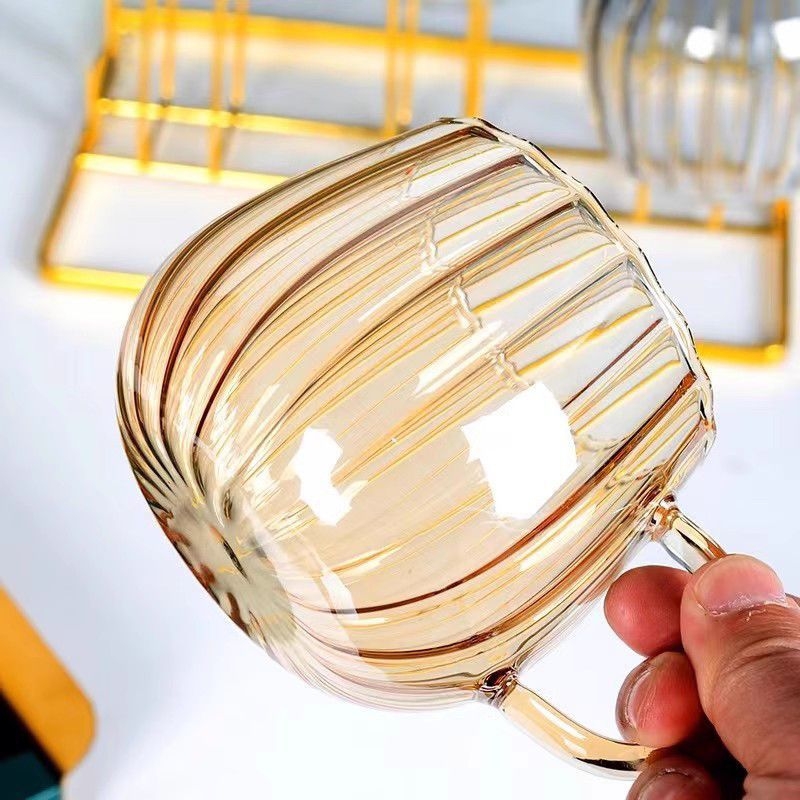 Dryžuotas stiklinis puodelis su dideliu borosilikato kiekiu, vertikaliai dryžuotas žiedlapių rašto rankena, skirtas namų biurui, kavos puodelis, pieno puodelis, arbatos puodelis