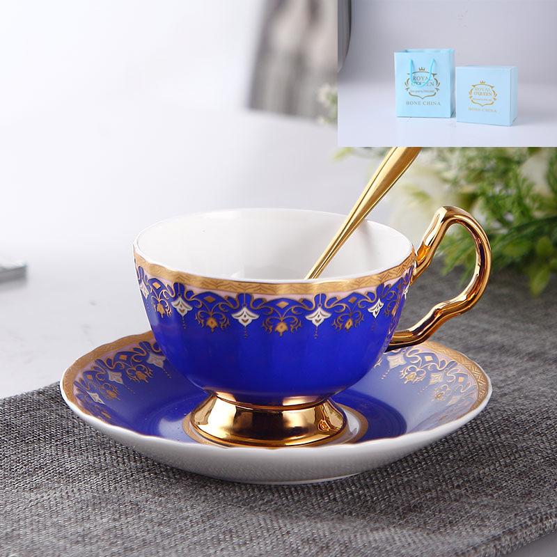 Kohvitass Euroopa stiilis väike luksuskomplekt Briti stiilis loominguline luust Hiina tass majapidamises elegantne pärastlõunatee lilleteekruus