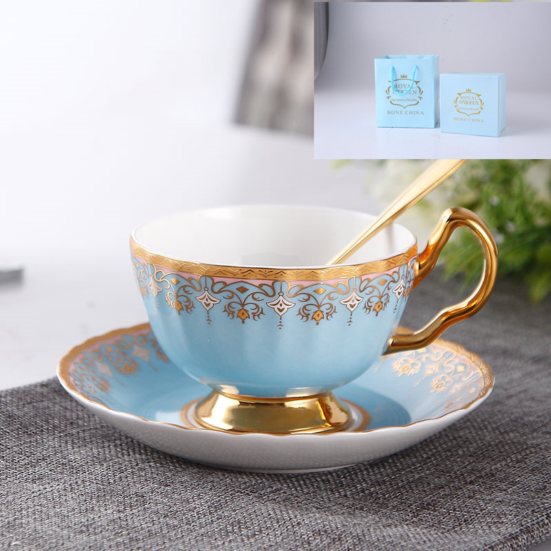 Kohvitass Euroopa stiilis väike luksuskomplekt Briti stiilis loominguline luust Hiina tass majapidamises elegantne pärastlõunatee lilleteekruus