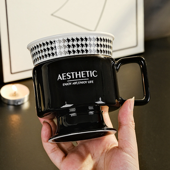 Keraamiline kruus kontorikohvitass kerge luksuslik tipptasemel keraamiline tass hobusejalakujulise prantsuse pokaal kingitusena