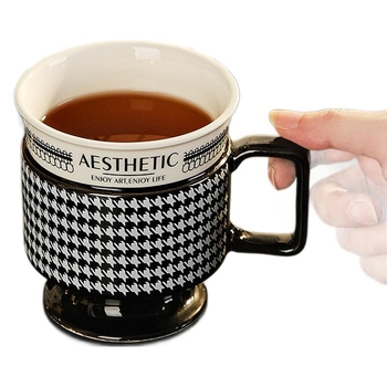 Keraamiline kruus kontorikohvitass kerge luksuslik tipptasemel keraamiline tass hobusejalakujulise prantsuse pokaal kingitusena