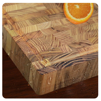 Gamyklinė didmeninė prekyba didelėmis storomis tikmedžio pjaustymo lentomis su nutekėjimo funkcija virtuvėje.