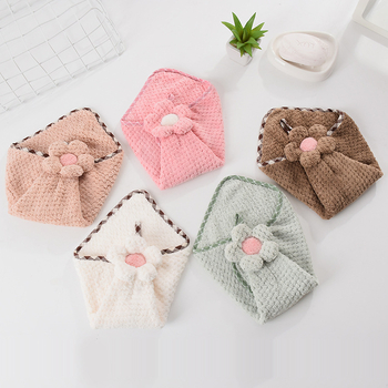 Gamykloje tiekiamas pakabinamas koralų vilnos rankšluostis vonios kambariui, virtuvės valymo rankšluostis, kūrybingas, mielas, sugeriantis rankšluostis