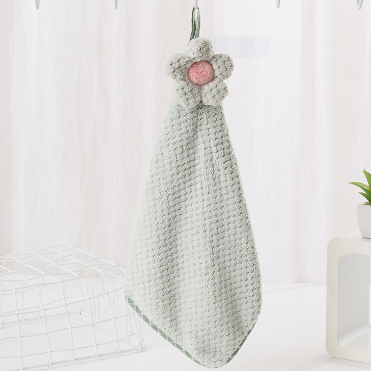 Gamykloje tiekiamas pakabinamas koralų vilnos rankšluostis vonios kambariui, virtuvės valymo rankšluostis, kūrybingas, mielas, sugeriantis rankšluostis