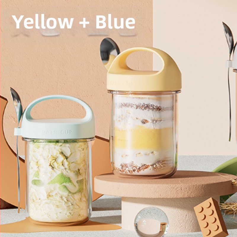 Šaukštą, pusryčių puodelį, jogurto puodelį, stiklinį didelį kaklelį sandariai uždarytą stiklainį, avižų puodelį, pieno kokteilio puodelį, dribsnių košę per naktį.