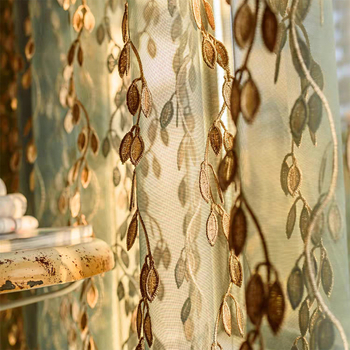 Tarpkraštinė reljefinė siuvinėjimo aukso lapo permatoma užuolaidų lango pertvara svetainės miegamojo įlankos langas amerikietiška moderni apdaila užuolaida