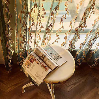 Tarpkraštinė reljefinė siuvinėjimo aukso lapo permatoma užuolaidų lango pertvara svetainės miegamojo įlankos langas amerikietiška moderni apdaila užuolaida