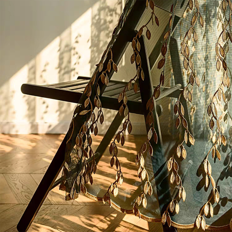 Tarpkraštinė reljefinė siuvinėjimo aukso lapo permatoma užuolaidų lango pertvara svetainės miegamojo įlankos langas amerikietiška moderni apdaila užuolaida
