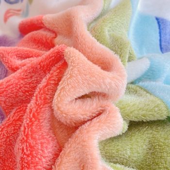 Зимен комплект от четири части с кадифе и снежинки, топъл и удебелен комплект от три части от коралов кадифе, двустранен калъф за единична завивка с млечен кадифе, анимационен филм на едро