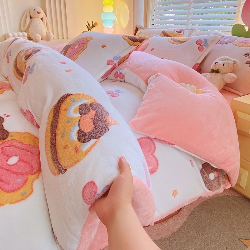 Téli hópehely bársony négyrészes szett meleg és vastag korall bársony háromrészes szett kétoldalas tej bársony egyrészes takaróhuzat rajzfilm nagykereskedelem