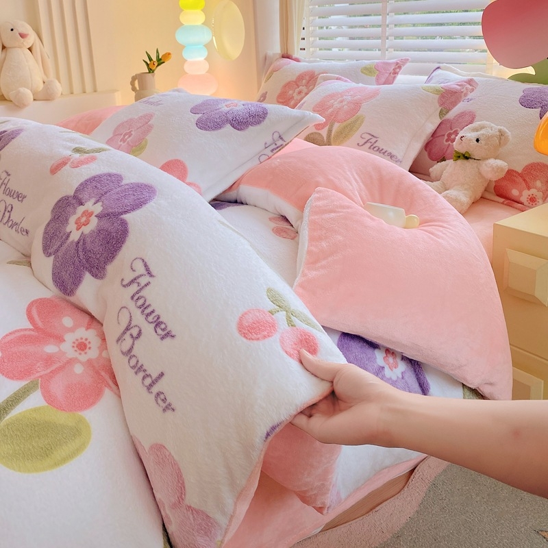 Téli hópehely bársony négyrészes szett meleg és vastag korall bársony háromrészes szett kétoldalas tej bársony egyrészes takaróhuzat rajzfilm nagykereskedelem