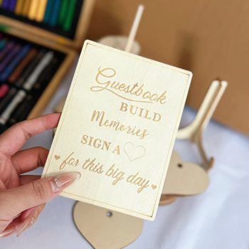 Vestuvių registracijos stalas, medinis, meilės, paprastas pranešimų knygos, pranešimų lentos, atmosferos, dekoratyviniai papuošalai