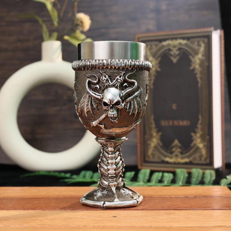 Piiriülene uus tehase otsene Halloweeni antiikse isiksusega kolju klaasist kummituspeaga roostevabast terasest viskipokaal