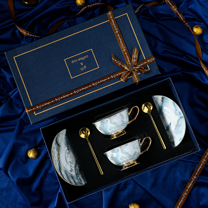 Luust Hiina kohvitass, kerge luksuslik peen keraamiline luksuslik majapidamistassi ja alustassikomplekt, disainiga Sense Niche Cup pärastlõunatee komplekt