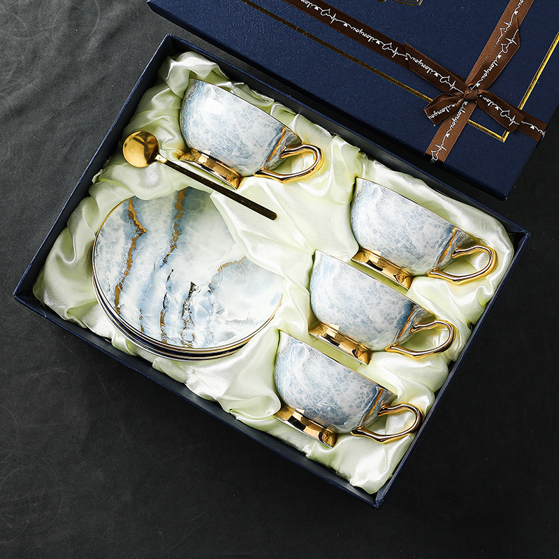 Luust Hiina kohvitass, kerge luksuslik peen keraamiline luksuslik majapidamistassi ja alustassikomplekt, disainiga Sense Niche Cup pärastlõunatee komplekt