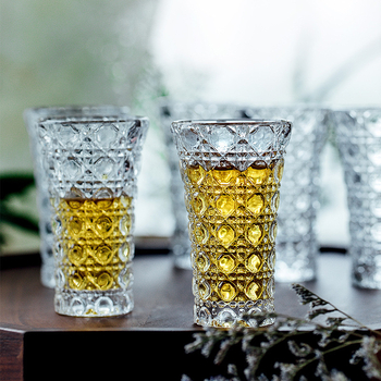 Reljefinis sutirštintas stiklinis mažas vyno puodelis baltojo vyno puodelis vyno mažas puodelis vyno butelis spiritiniai gėrimai namų apyvokos šeši kostiumai