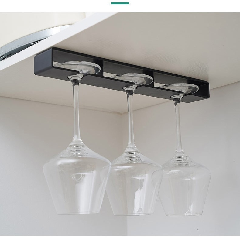 Kreatív fejjel lefelé mutató borospohártartó konyhai pohártartó fejjel lefelé mutató pohártartó háztartási borszekrény bárhoz függő pohártartó lyukasztásmentes