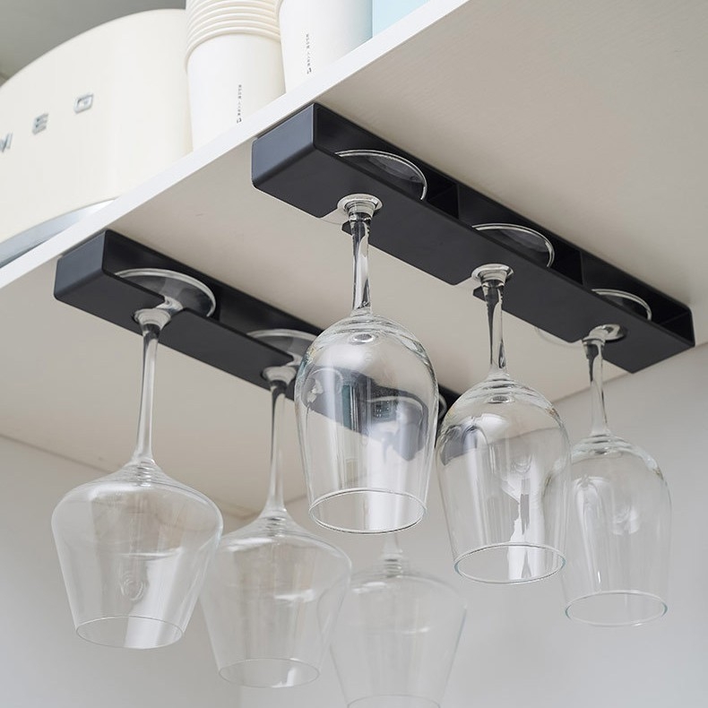 Kreatív fejjel lefelé mutató borospohártartó konyhai pohártartó fejjel lefelé mutató pohártartó háztartási borszekrény bárhoz függő pohártartó lyukasztásmentes