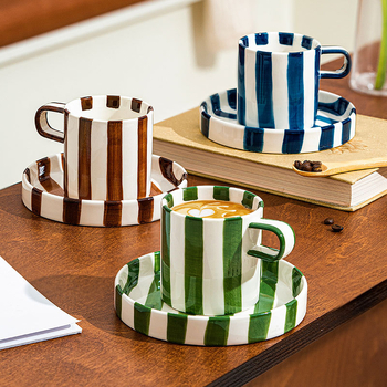 Käsitsi maalitud glasuurialune triibuline kohvitass ja alustass, uhke retro-keraamiline tass, kodukujundusega veetass