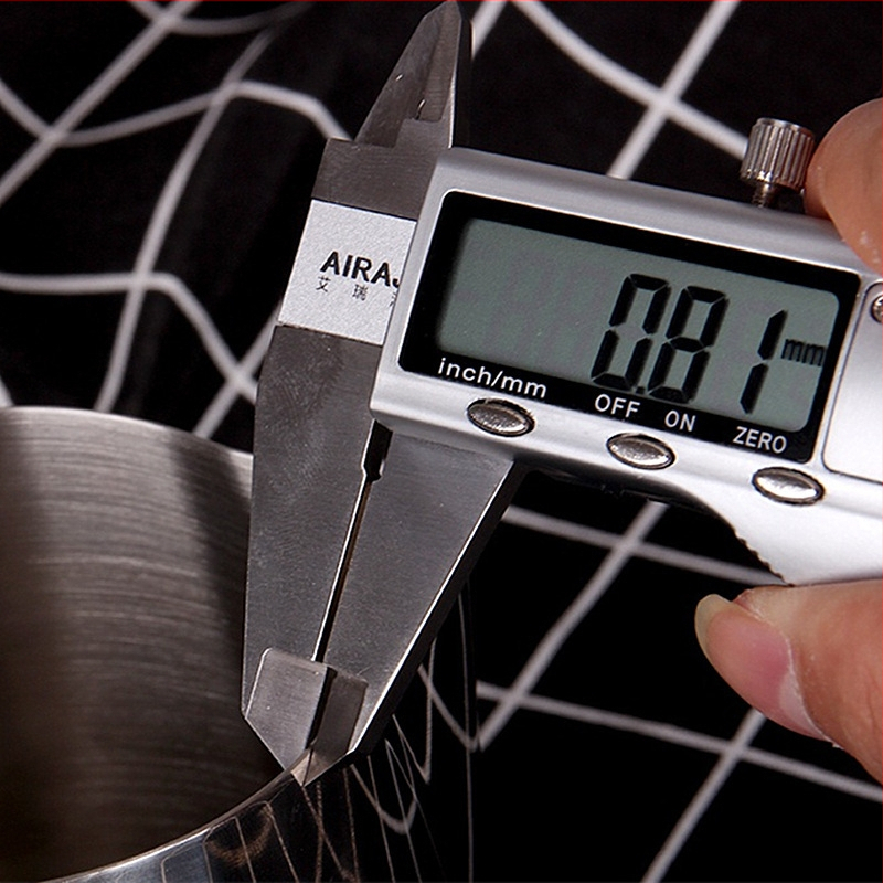 Carafă pentru spumarea laptelui din oțel inoxidabil cu cioc ascuțit, vânzare internațională, cu autocolant de temperatură, carafă pentru spumarea laptelui de 600 ml