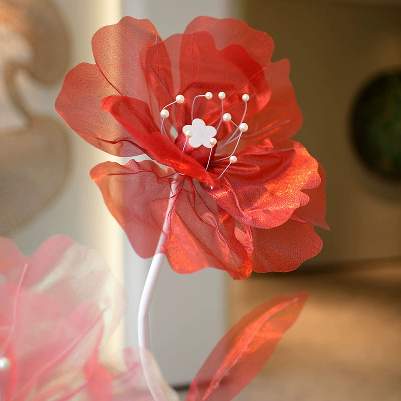 Színes selyemvirág selyemháló virág gézvirág esküvői elrendezés útvezető ablakháló piros bolt körömművészet szépségszalon jelenet dekoráció