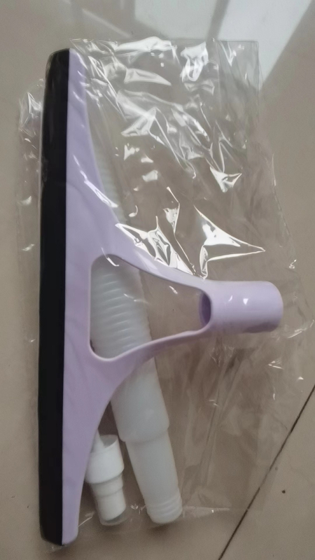 Uus klaasipuhastushari majapidamises kasutatav multifunktsionaalne klaasipuhasti on varustatud kastekannuga, käsnaharjaga, kahepoolse klaasipuhastuse esemega