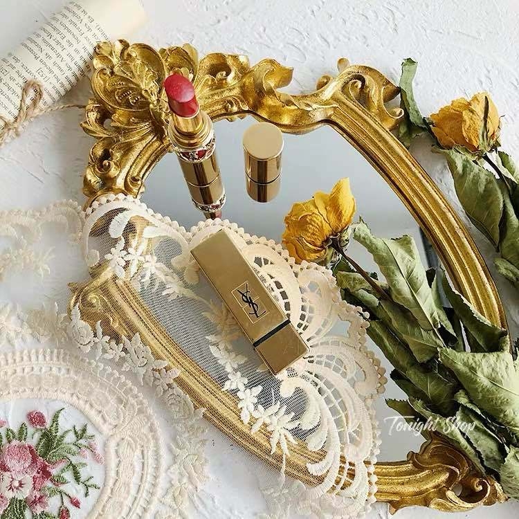 Vintažinis prancūziškas siuvinėtas nėrinių stalo kilimėlis su naktinės spintelės staltiese, nuotraukos fonas, rekvizitai, baldai, dekoratyvinis užvalkalas, didmeninė prekyba