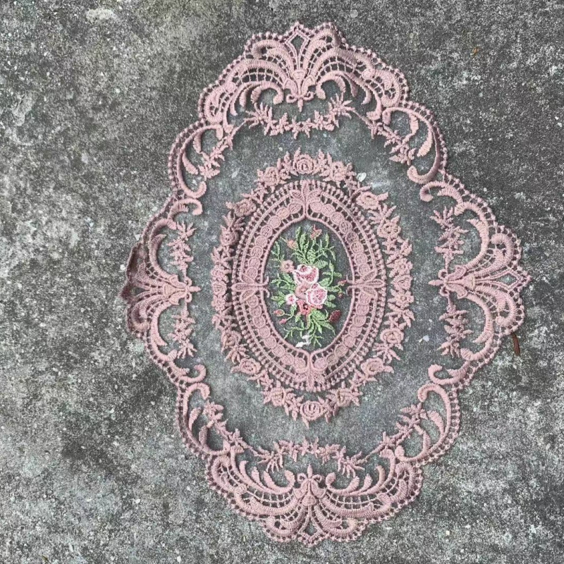 Vintažinis prancūziškas siuvinėtas nėrinių stalo kilimėlis su naktinės spintelės staltiese, nuotraukos fonas, rekvizitai, baldai, dekoratyvinis užvalkalas, didmeninė prekyba