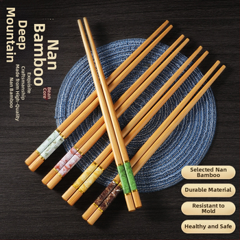 Natūralaus bambuko aukštos kokybės bambuko lazdelės buitiniam naudojimui, atsparios pelėsiui, antibakterinės, atsparios aukštai temperatūrai, be dažų, be vaško, neslystančios, penkių spalvų lazdelės dalinimuisi maistu.